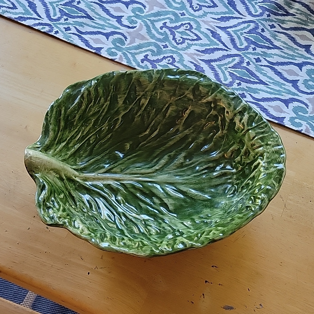 J willfred cabbage dish serving bowl